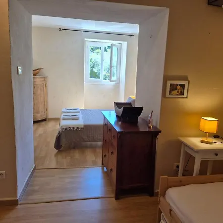 Maison De Charme Au Coeur Du Village Hébergement de vacances