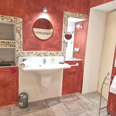 Maison De Charme Au Coeur Du Village Hébergement de vacances *