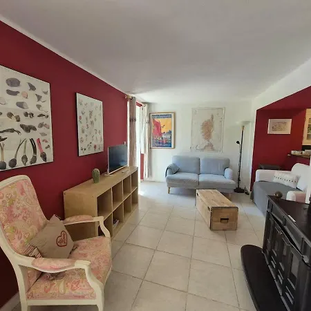 Prázdninový dům Maison De Charme Au Coeur Du Village